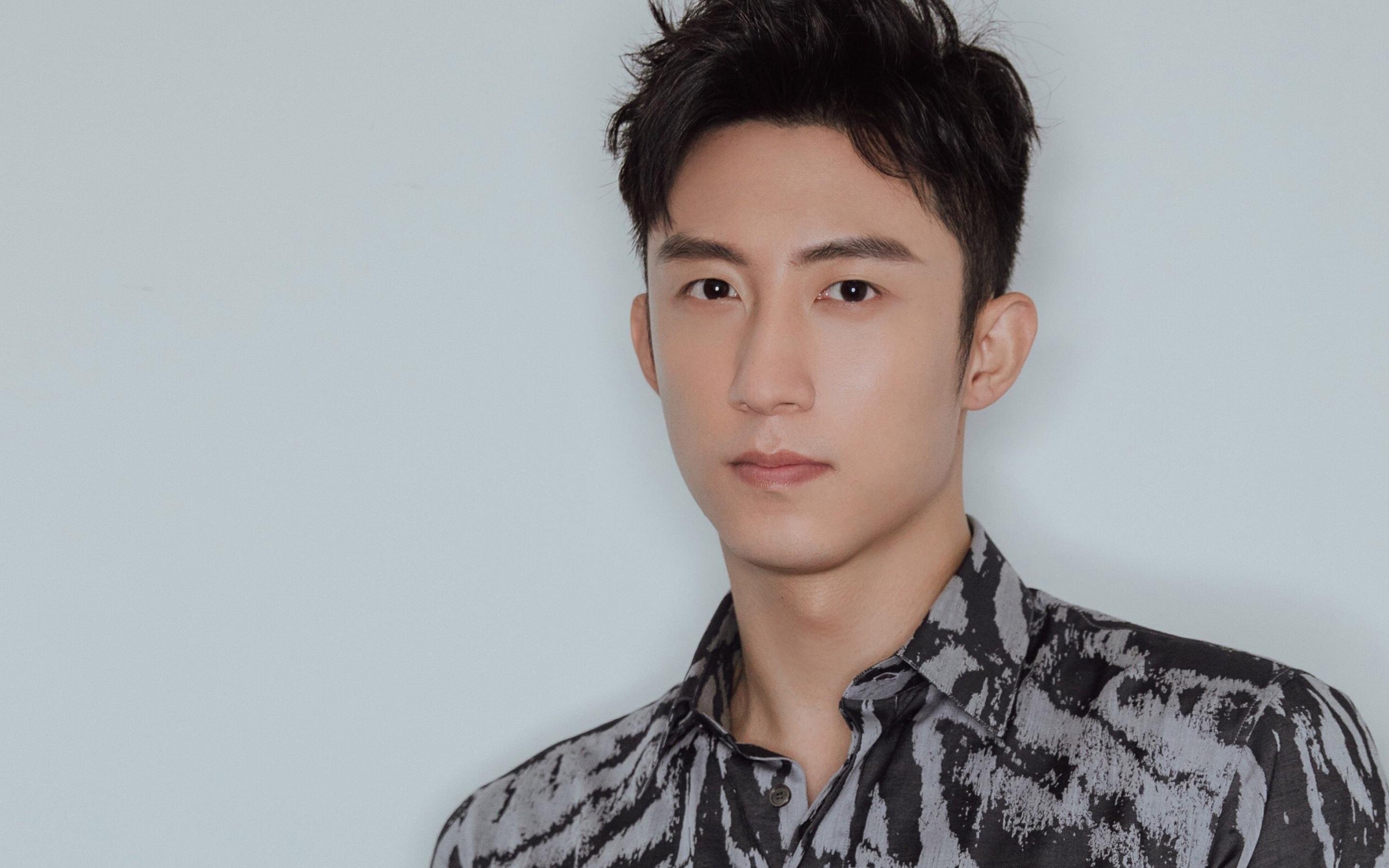 开云娱乐官网-台球运动员跨界合作，推出联名款配件，台球签约球员