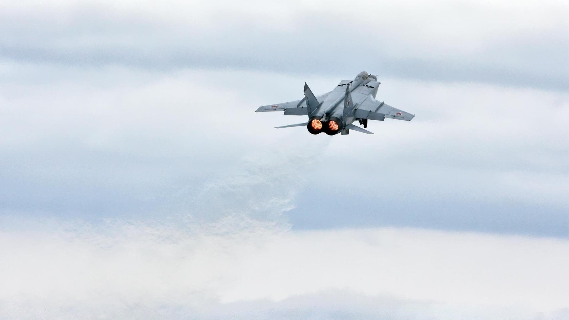 开云体育俱乐部官网-普里吉奥尼将担任西部全明星助理教练，首次亮相NBA全明星赛，普里吉奥尼的妻子照片