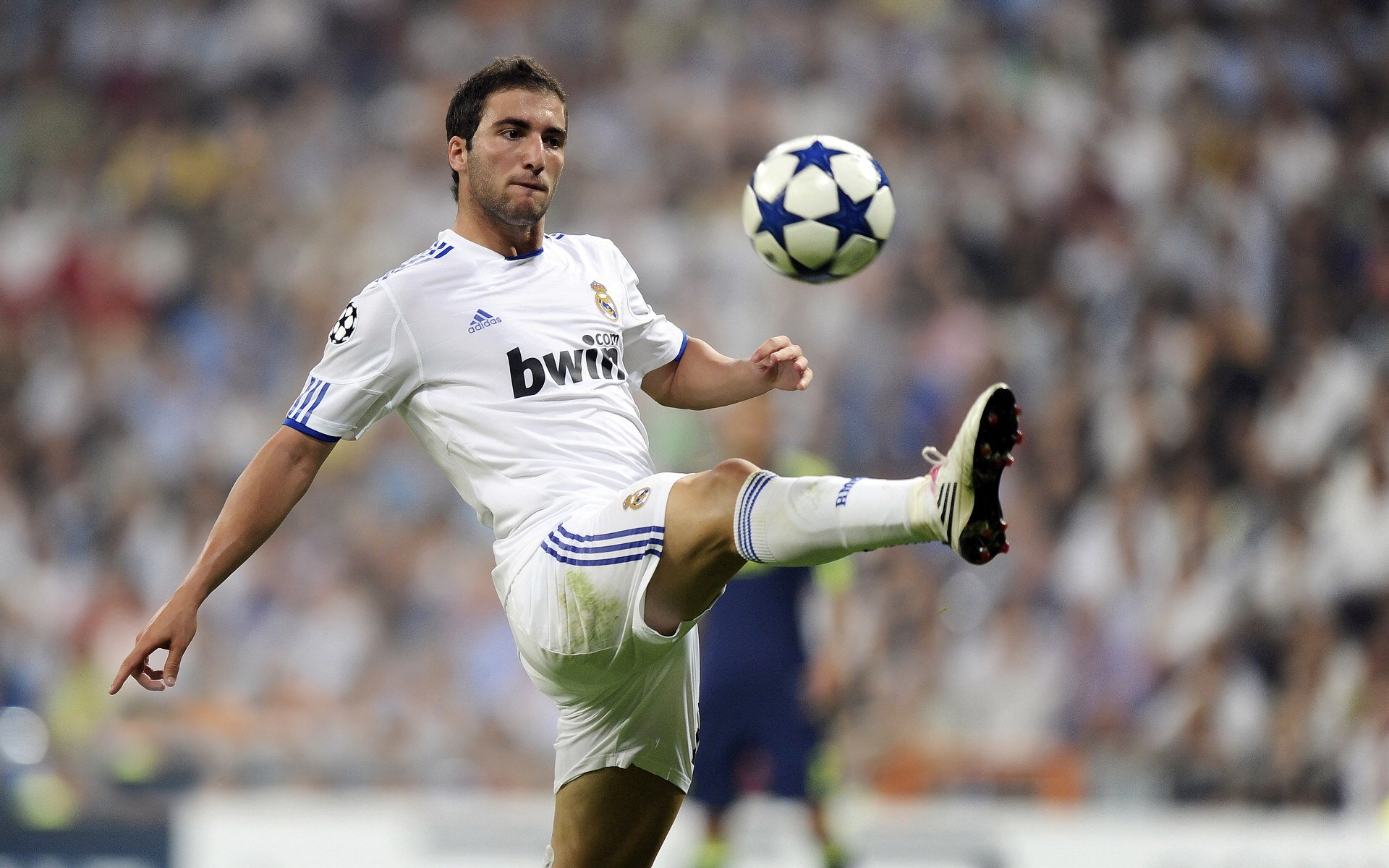 开云体育开云-塞维利亚保持强势，争夺欧战名额